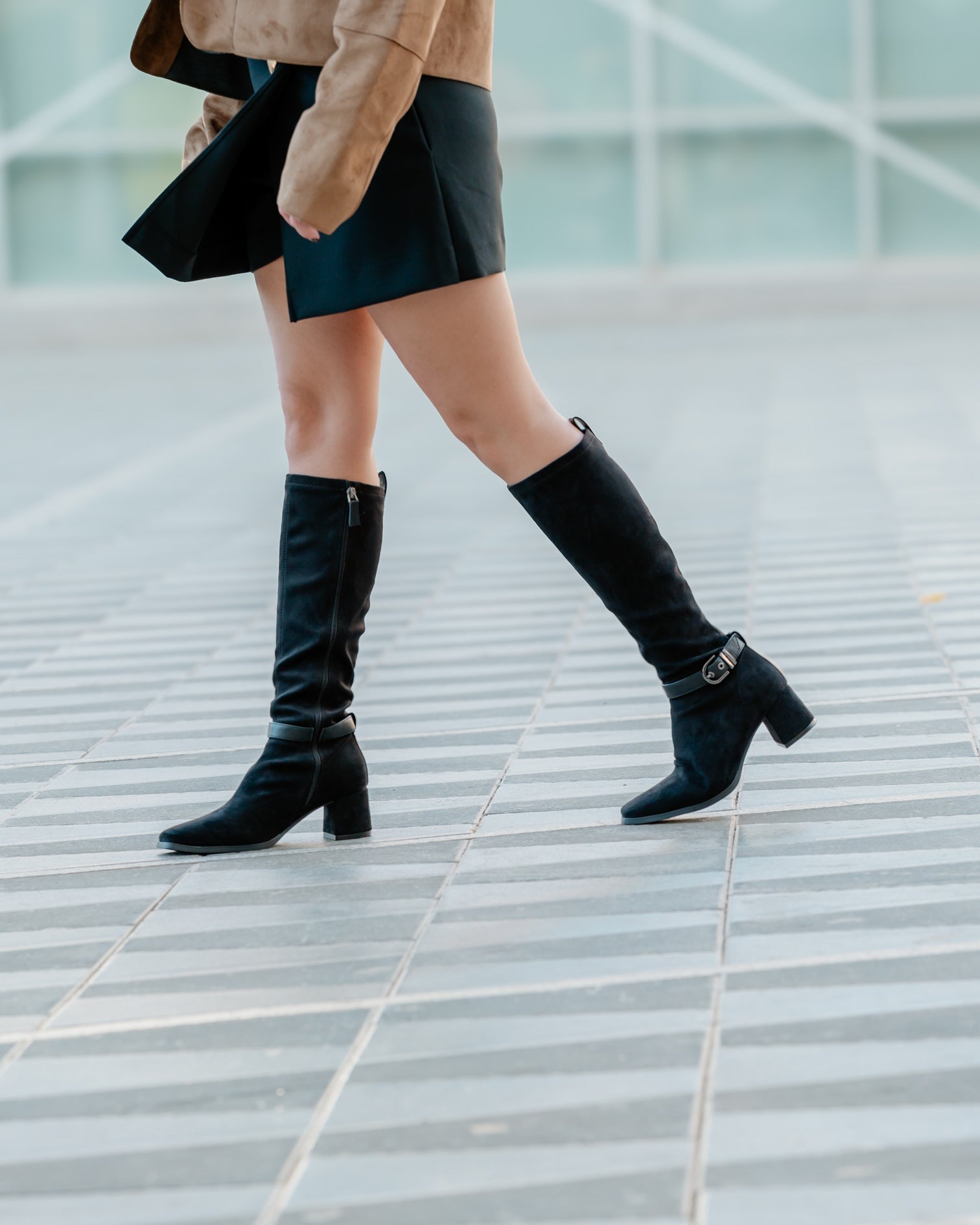 Bota Alta de Antelina Negra Flare