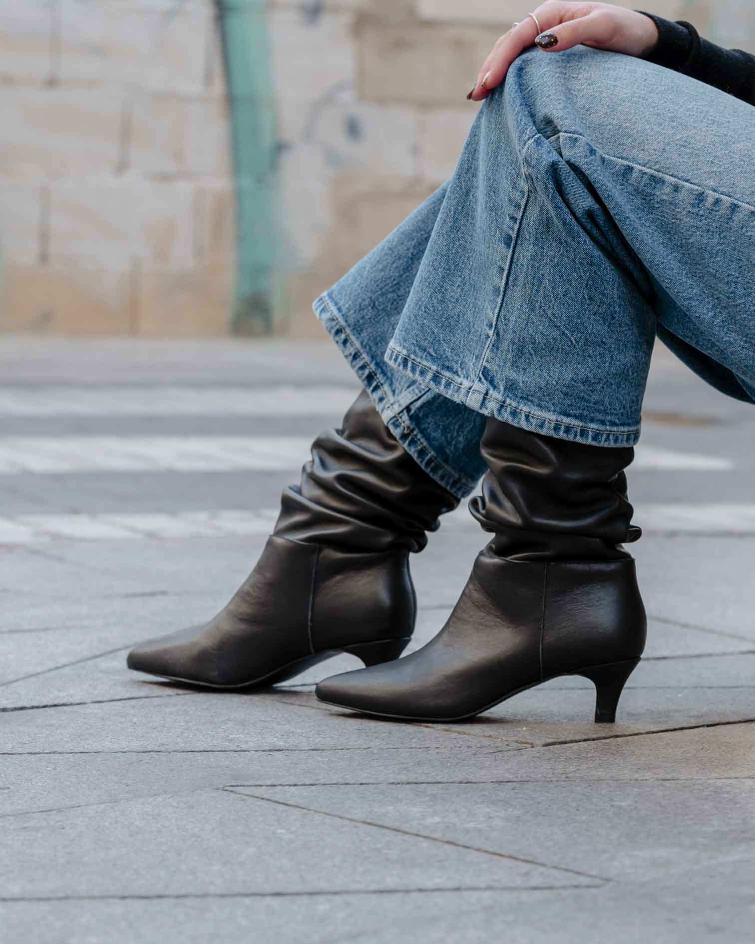 Black Leather Mid Boot Nirvana