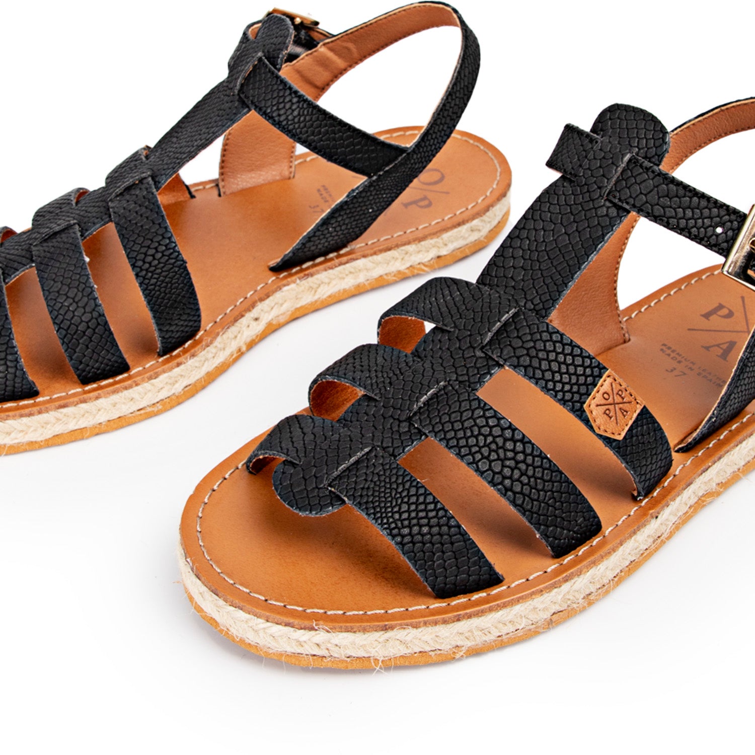 Menorquina Flat Iggy Black Suede