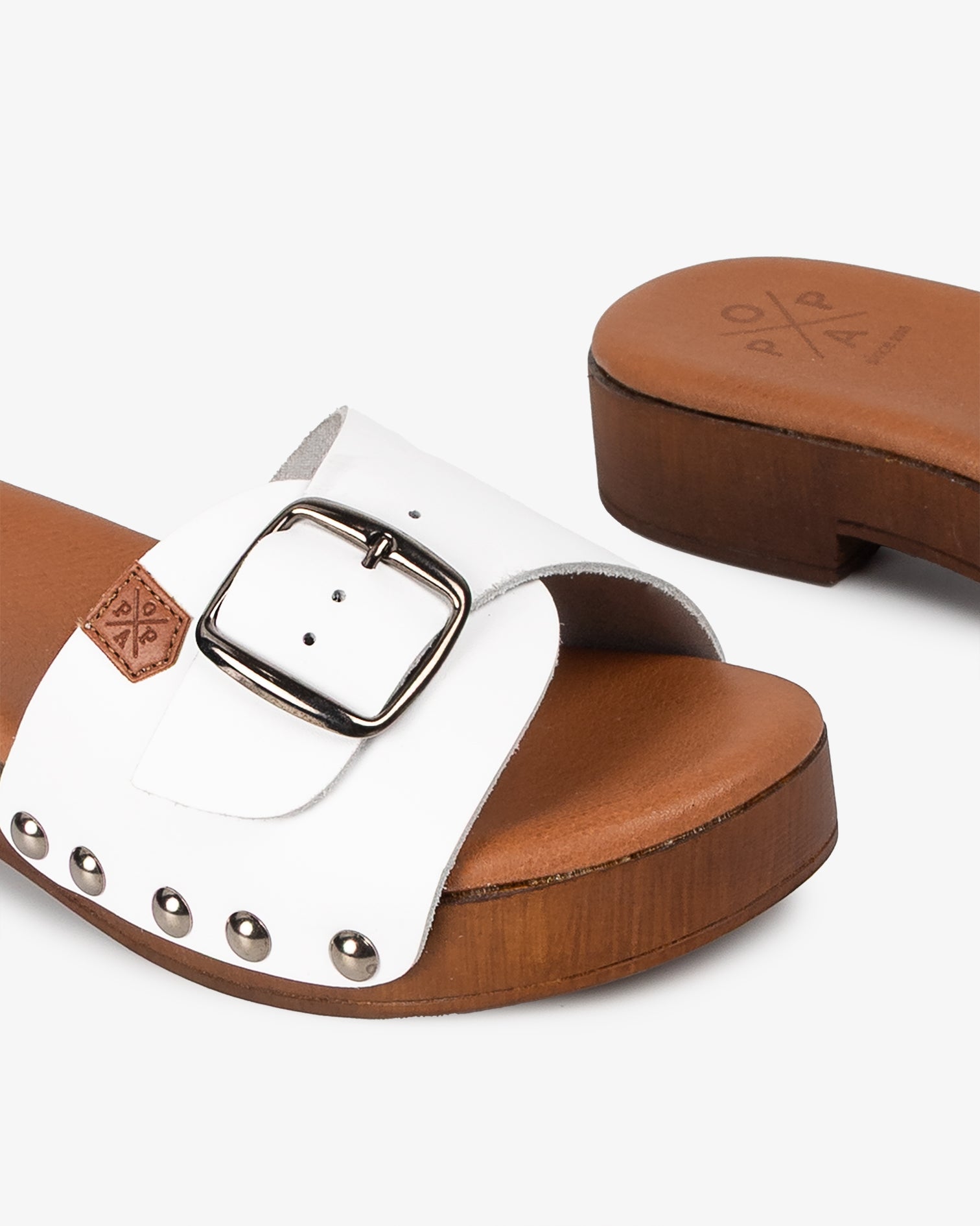 Sandalia Madera Tachas Cumaru Piel Blanco 35