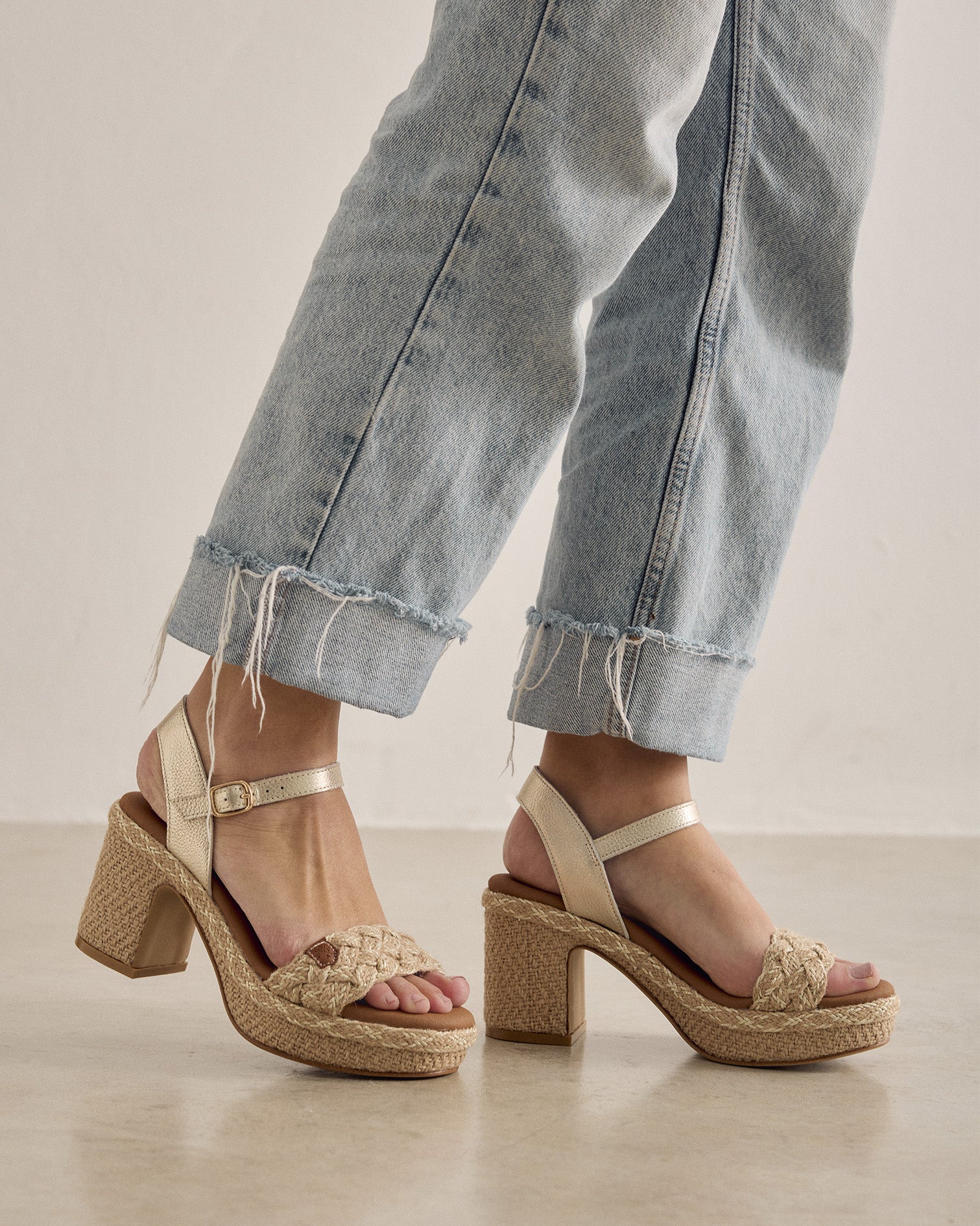 Sandalia Nerina Amura Yute Oro