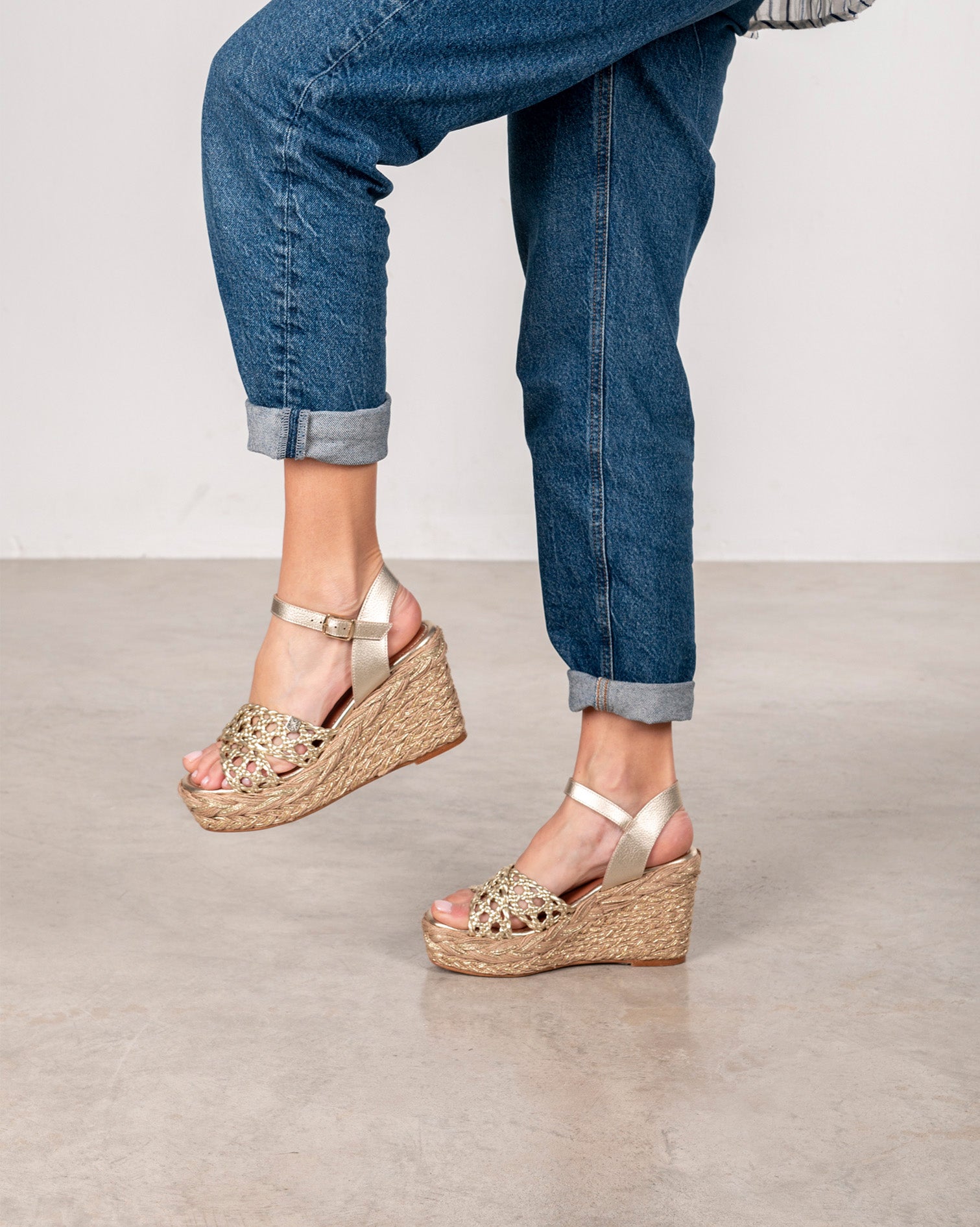 Cambury High Wedge Crochet Gold