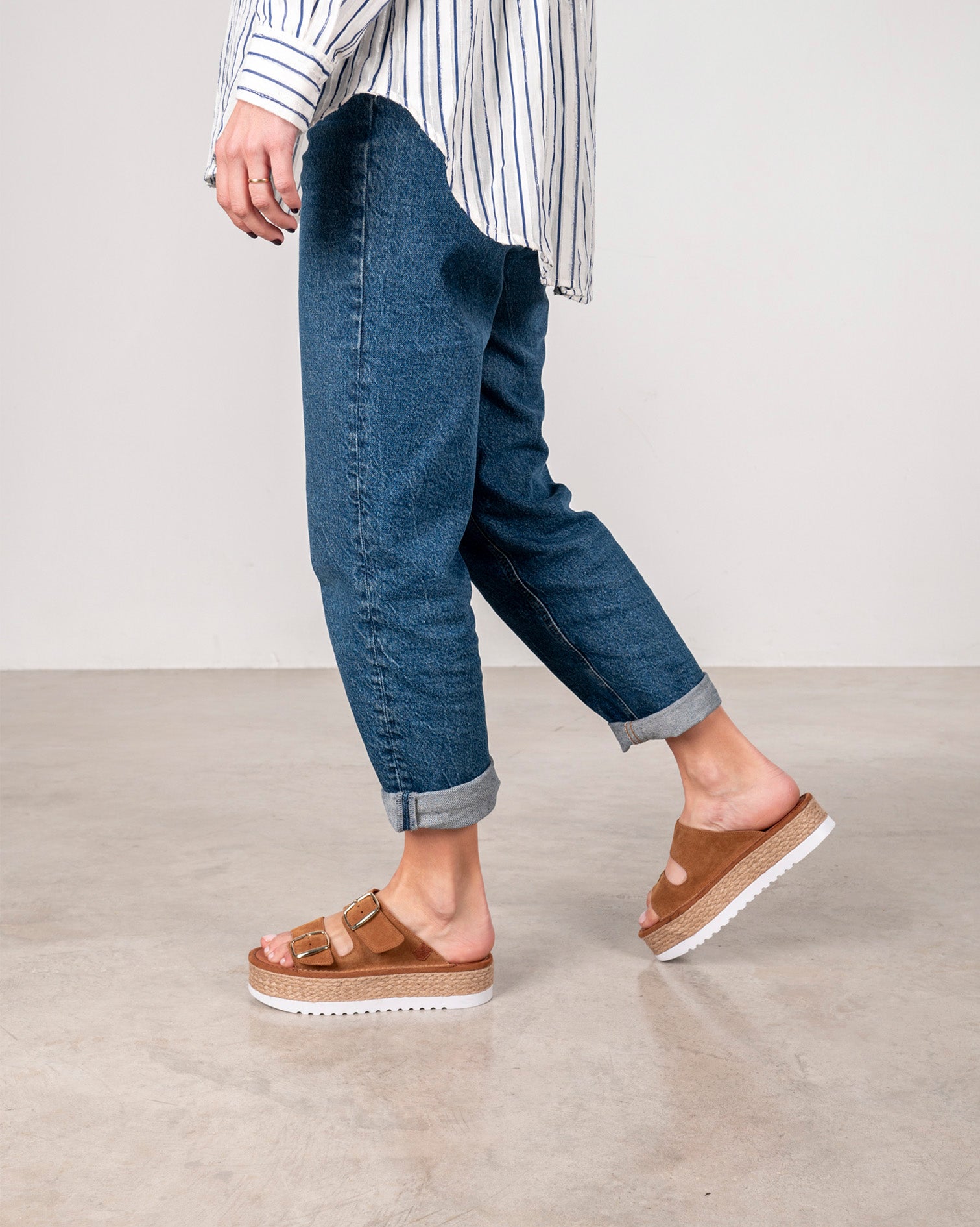 Menoquina Platform Collao Suede Leather