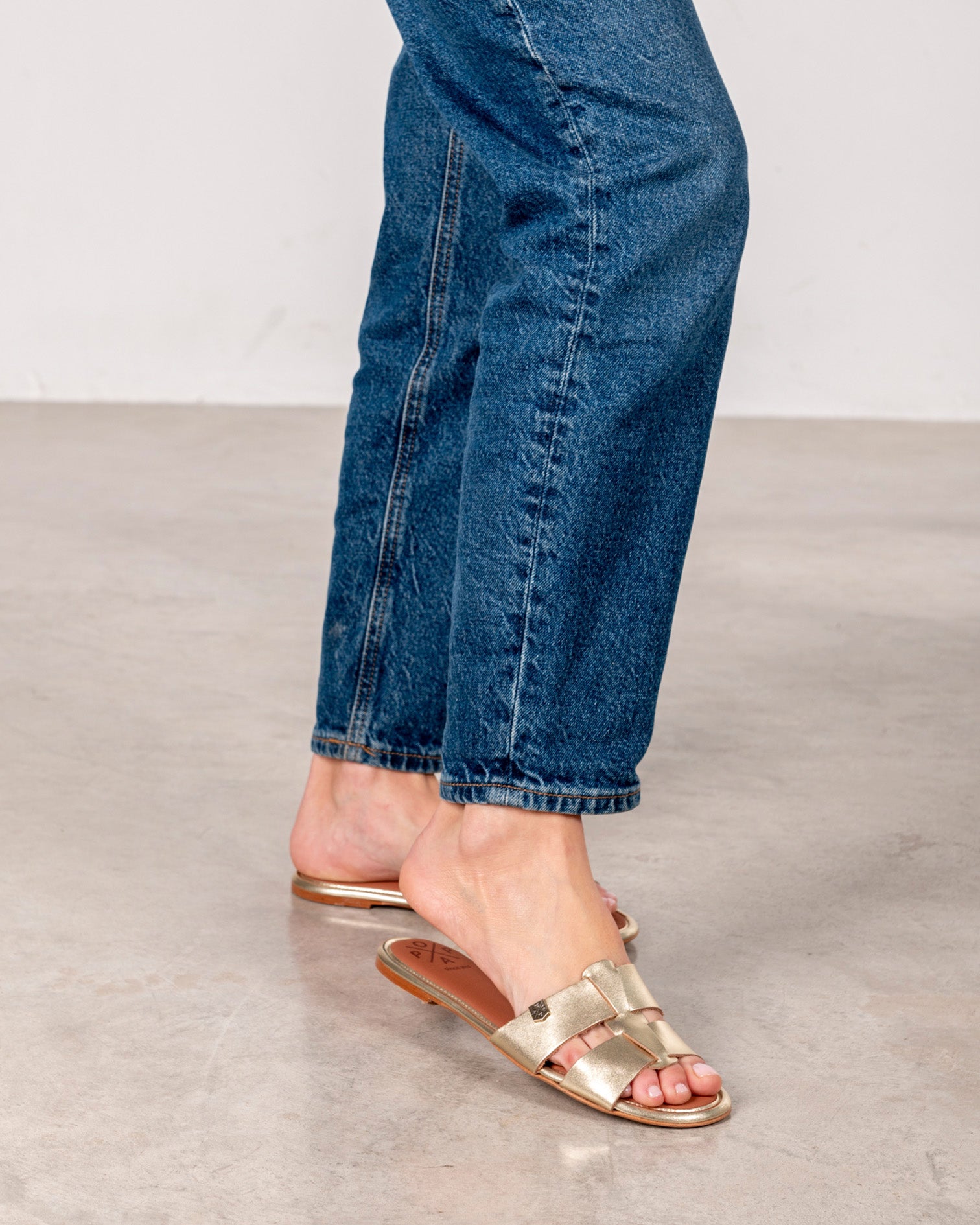 Hobie Gold Flat Sandal