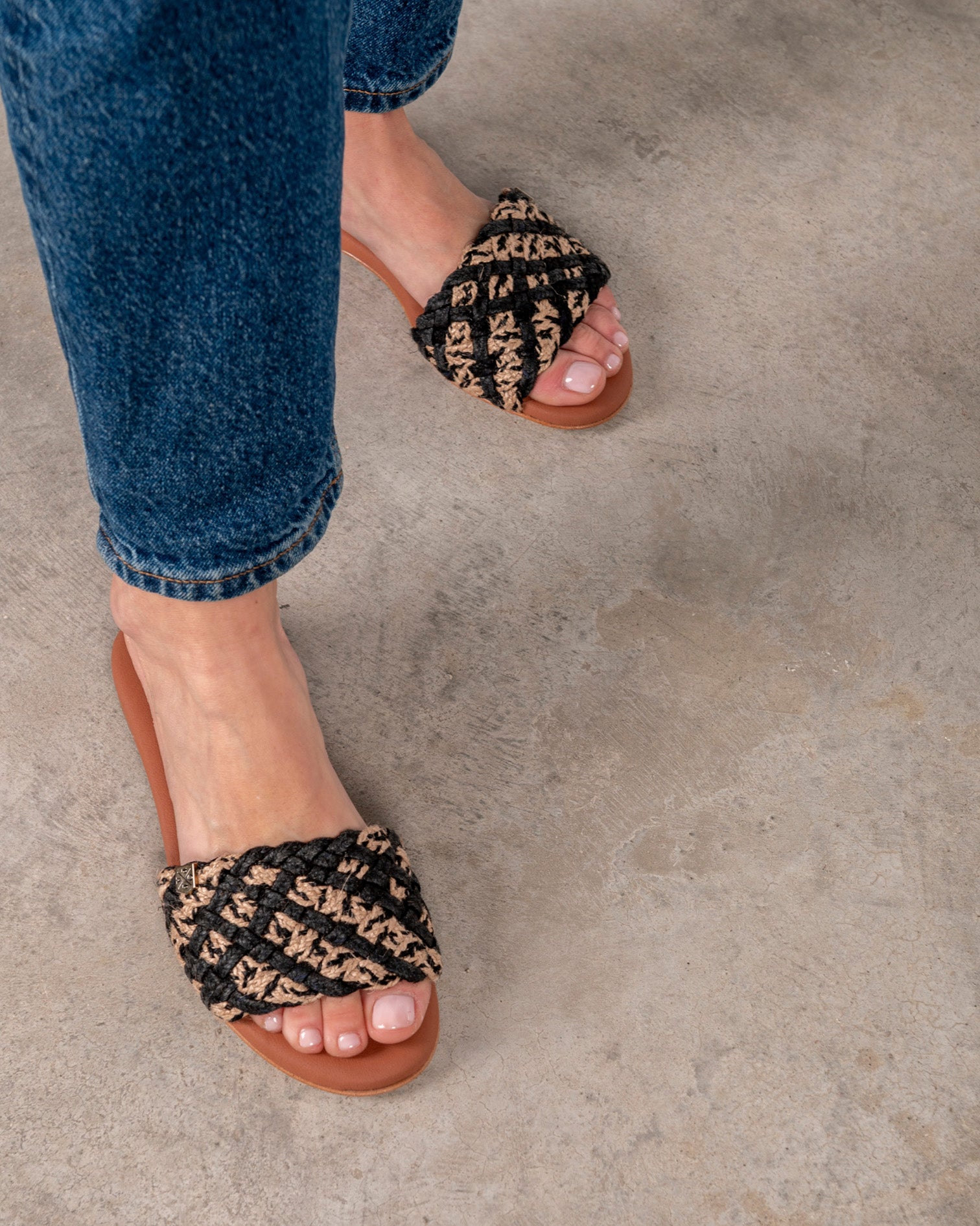 Varkala Black Jute Flat Sandal
