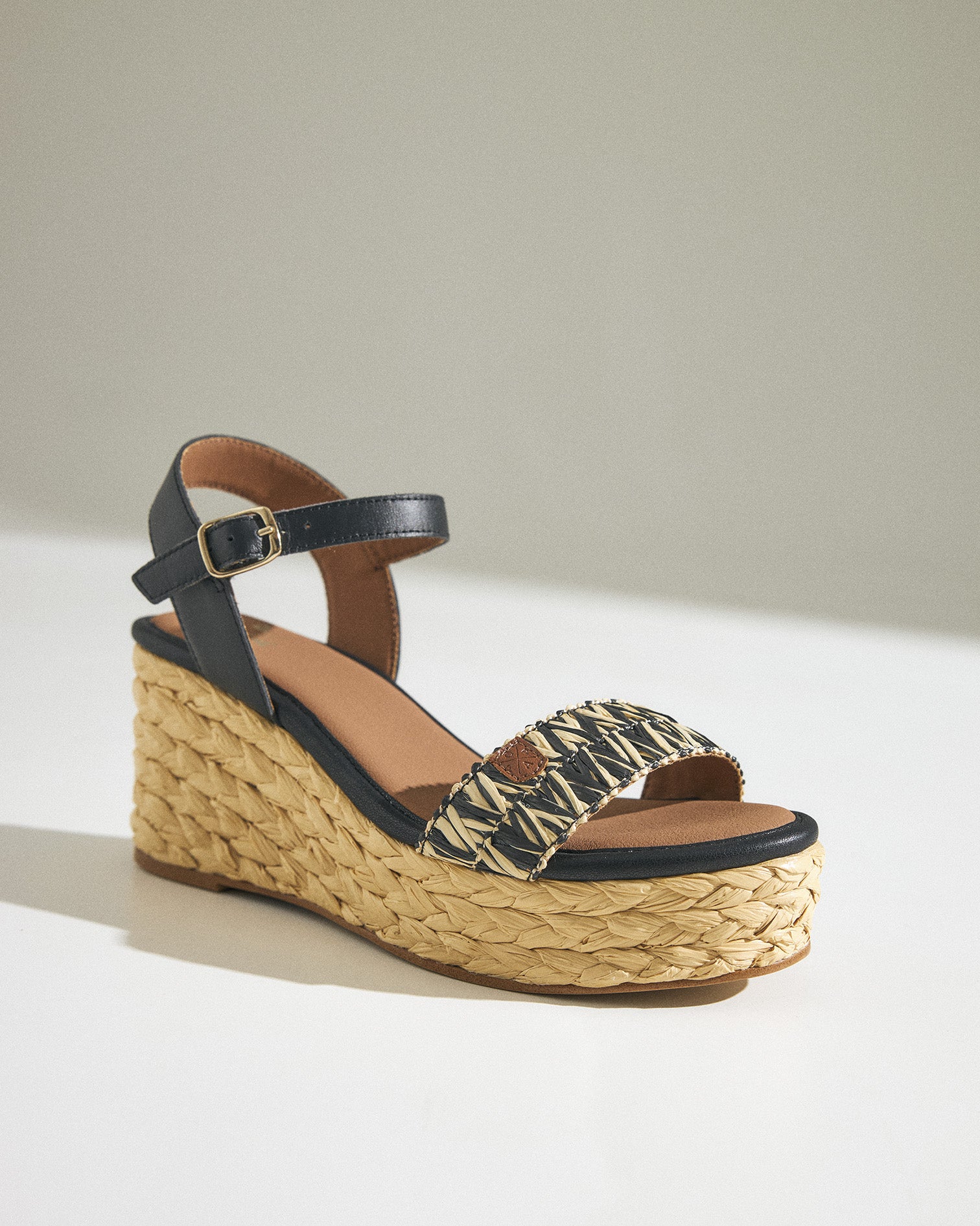 Cuña Sakarun Rafia Negro