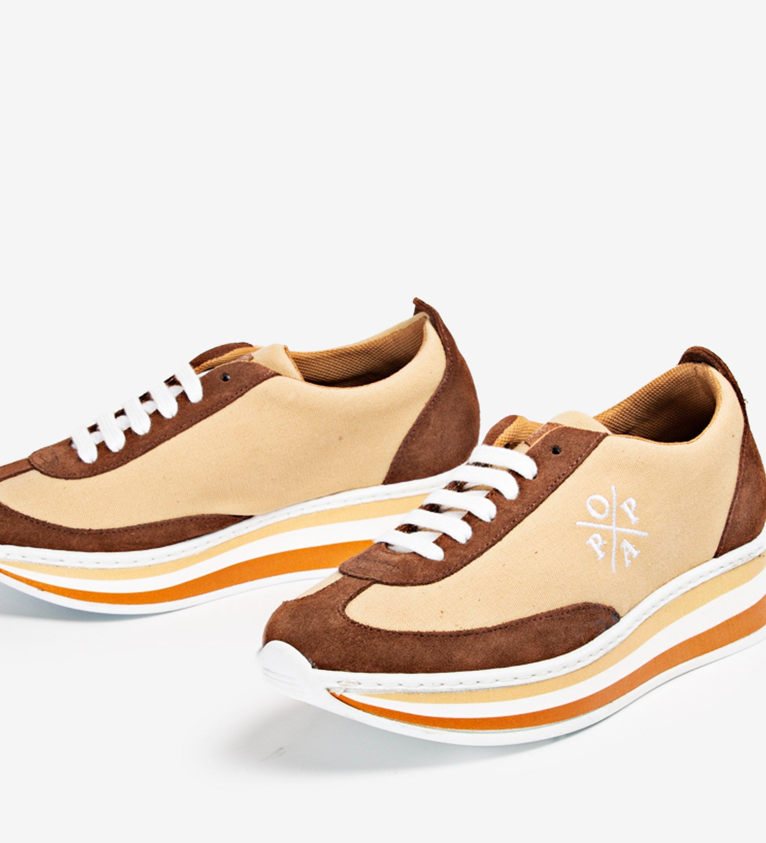 Sneaker Antofalla Castaña 41