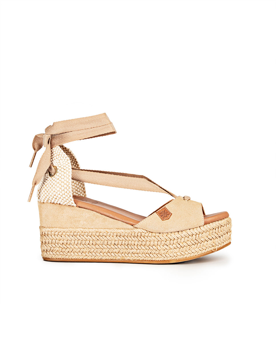 Low Tied Wedge Valdes Laced Suede Sand