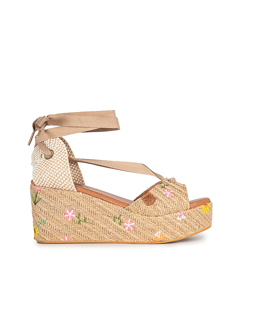 Low Wedge Tied Valdes Laced Natural Embroidery